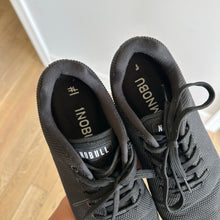 Load image into Gallery viewer, Nobull Outwork Edge Low Top Lace Up Unisex Activewear Sneakers Black Gum 9
