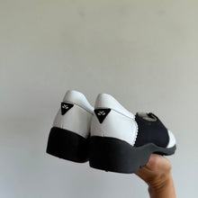 Load image into Gallery viewer, Walter Genuin Gia Colorblock Slip On Golf Comfort Shoes Black White 9.5
