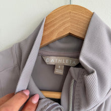 Load image into Gallery viewer, Athleta Shanti Salutation Full Zip Jacket in Powervita Purple S
