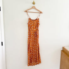 Load image into Gallery viewer, SNDYS. Honolulu Sleeveless Floral Print Midi Dress in Amber Daisy L
