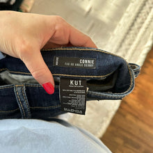 Load image into Gallery viewer, Kut from the Kloth Connie Fab Ab Ankle Button Fly High Rise Skinny Jeans 4
