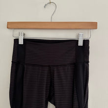 Load image into Gallery viewer, Lululemon Conduit Striped Cropped Leggings Stretch Black 4
