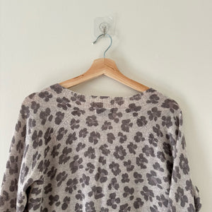 27 Miles Malibu Cashmere Leopard Print V-Neck Knit Pullover Sweater Gray S