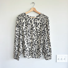 Load image into Gallery viewer, Peyton Jensen Leopard Print Smocked Shoulder Long Sleeve Blouse Cream/Black M
